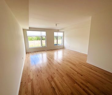 For Lease - 33 Drainie Street, Vaughan, Ontario - Photo 3