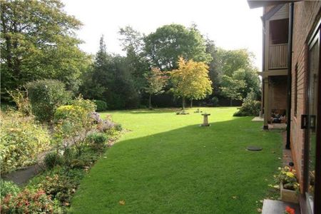 1 bedroom retirement property to rent - Photo 2