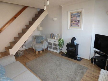 2 bedroom terraced house to rent - Photo 2