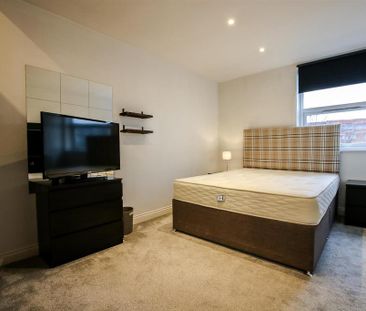 3 bedroom flat to rent - Photo 4