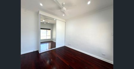 Beautifully updated family home in a highly sought-after location - Photo 4