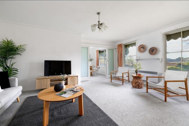 1/3 Corhampton Road, Balwyn North VIC 3104 - Photo 1