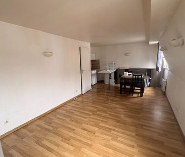 A louer, 2 pièces en duplex rue nationale à côté du Square FOCH - Photo 2