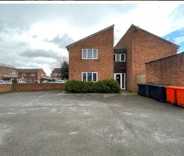 Studio Flat, Barnsdale Road, LE4 - Photo 1