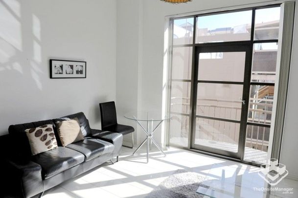 FURNISHED UNIT IN THE VALLEY - Photo 1