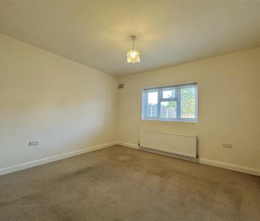 3 bedroom detached house to rent - Photo 4