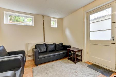 5 bedroom house to rent - Photo 2