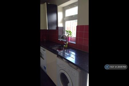 4 bedroom terraced house to rent - Photo 5