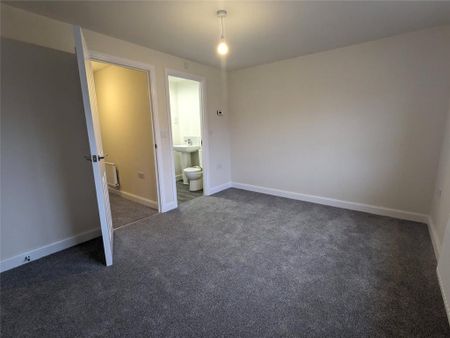 4 bedroom terraced house to rent - Photo 5