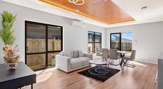 Fully furnished home in Clarks Beach - Photo 1