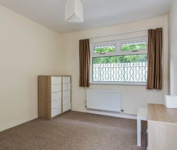 16 Glentoye Park, Jordanstown, BT37 0RW - Photo 2