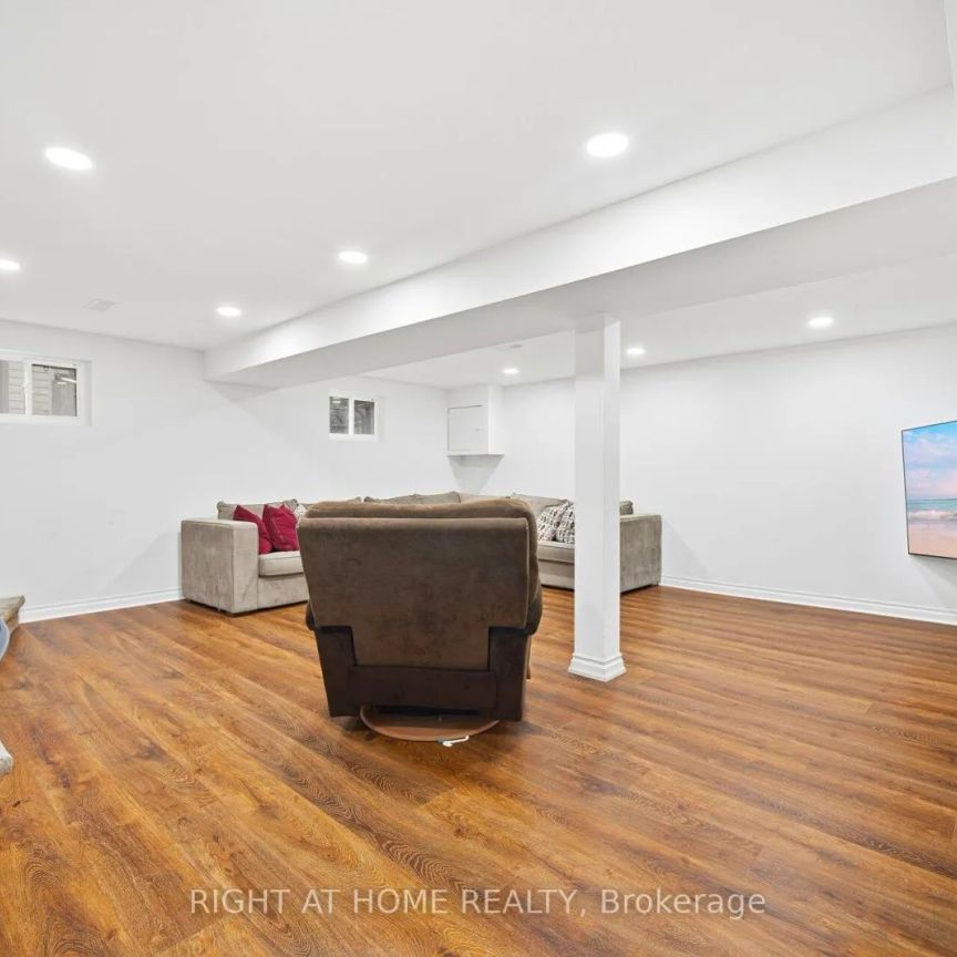 423 MELORES DRIVE - Photo 1