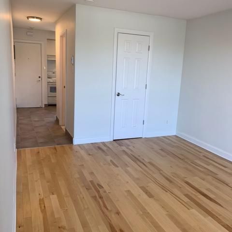 Grand 2 1/2 Metro Jean-Talon tout inclus - Photo 1