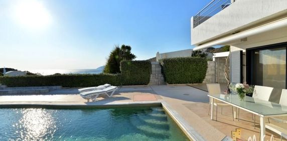Μονοκατοικία για ενοικίαση Παλαιά Φώκαια - Φωτογραφία 2