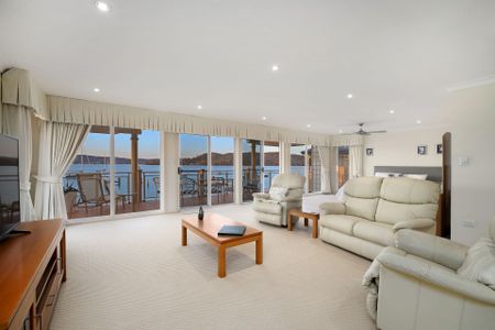 North-Facing Waterfront Retreat with Private Jetty - Photo 2