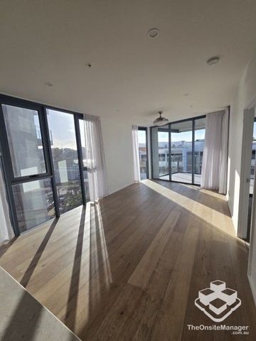 Stylish & Spacious 2-Bedroom Apartment â Just Steps from the Brisbane River!! - Photo 2