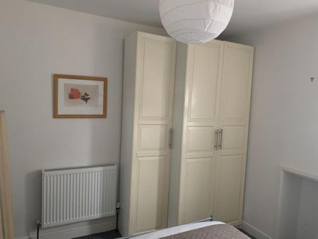 1 bedroom in a house share to rent - Photo 3
