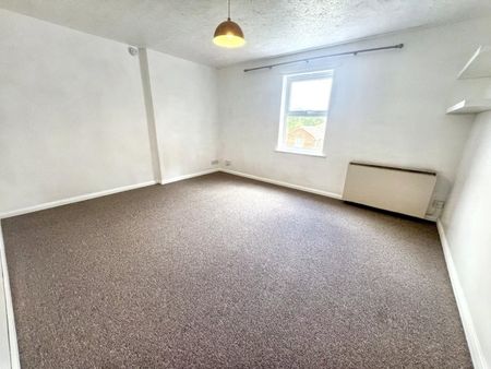 Two Bedroom Apartment To Let in Cauldwell Hall Road - Photo 5
