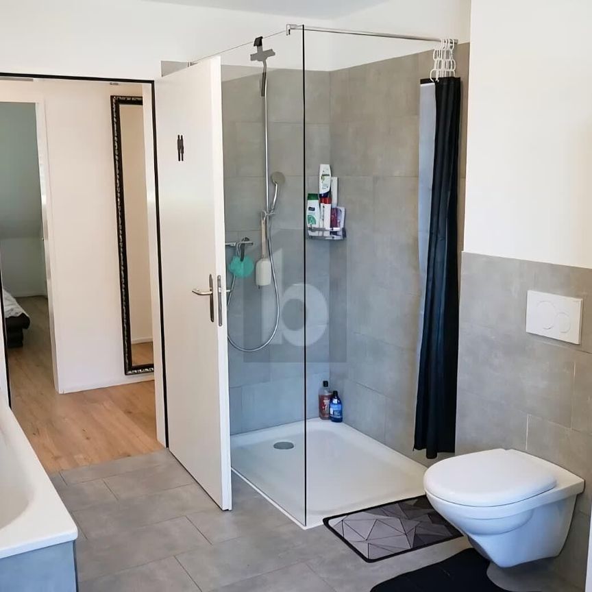 GROSSZÜGIG UND STILVOLL MIT OFFENER KÜCHE - Foto 1