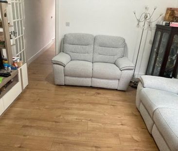 3 Bed Terraced House, Eldon Street, RG1 - Photo 2