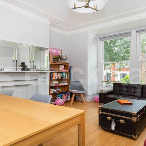 6 Bedroom, 2 bath, 2 reception Flat - Photo 1