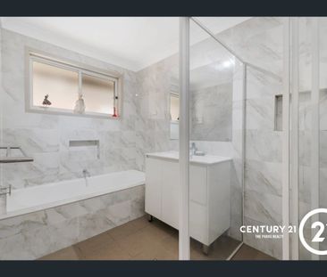 FOUR BEDROOM HOME IN A GREAT LOCATION! - Photo 4