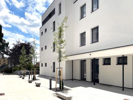 Top 19: Moderne 3-Zimmer-Wohnung mit Loggia in Toplage von Schärding - Komfortables Wohnen auf 97 m²! - Photo 2