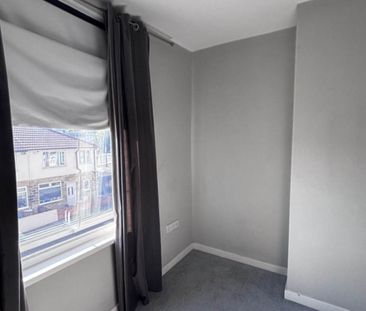 Vermont Street (room 1), Bramley, Leeds - Photo 3