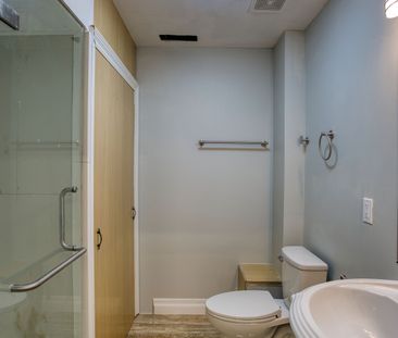 For Lease - 85R Robins Avenue, Hamilton, Ontario - Photo 2