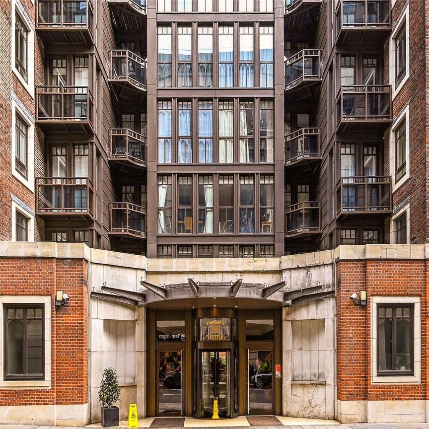 Large 1 bedroom apartment of 676 sq ft on the 3rd floor of a very well maintained building in central Westminster. The development has a 24hr concierge, a gym and a small pool. - Photo 1