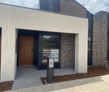 Brand New Family Home in WOLLERT! - Photo 1