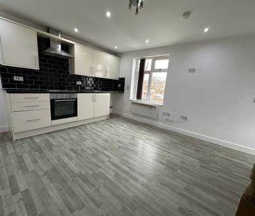 2 Bedroom Maisonette for Rent - Photo 5
