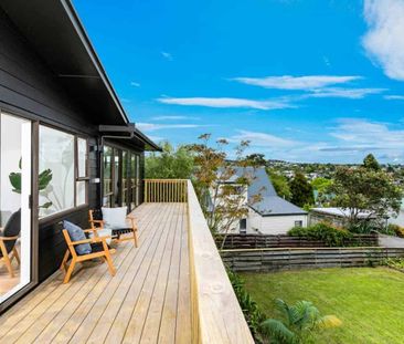 Welcome to 19 Holt Avenue – Spacious, Elevated... - Photo 4