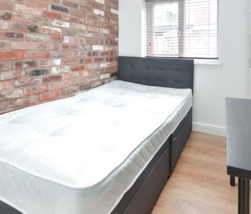 6 bedroom semi-detached house to rent - Photo 3