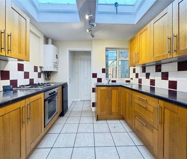 2 bedroom terraced house to rent - Photo 4