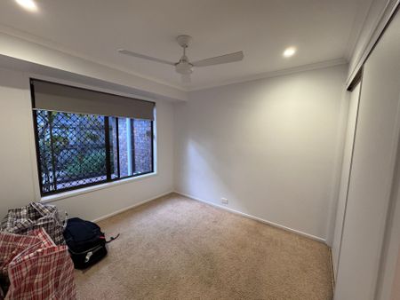 Coastal Family Home in Peregian Beach - Option of 4 Bed, 3 Bath or 3 Bed, 2 Bath - 6 Month Lease. - Photo 3