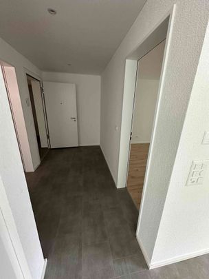 2.5 Zimmer, 77 m², 2. Stock - Photo 1