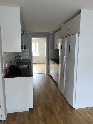 Bivägen, Åkersberga - Photo 2