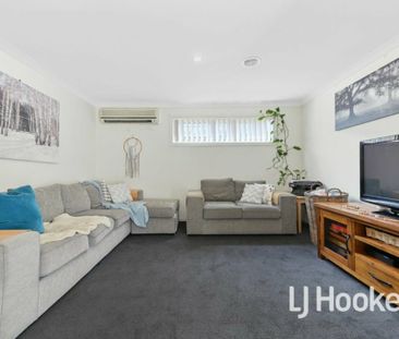 Pakenham Hills Three bedroom Home! - Photo 5