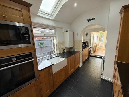 3 bedroom terraced house to rent - Photo 4