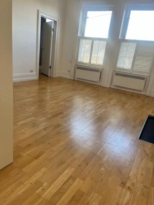 2 Bed Flat, London, SE25 - Photo 1