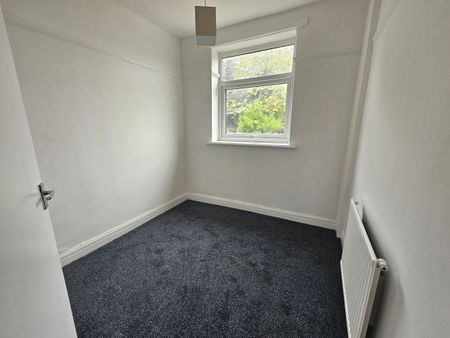 3 Bed Semi-Detached House, Cliffdale Drive, M8 - Photo 2