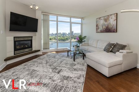 Condo in Downtown Vancouver, BC - Photo 3