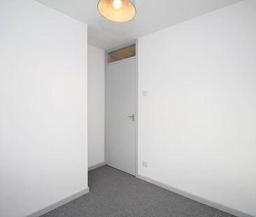 2 bedroom end of terrace house to rent - Photo 6