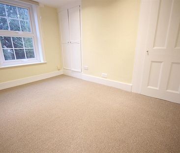 1 bedroom Apartment to let - Photo 2