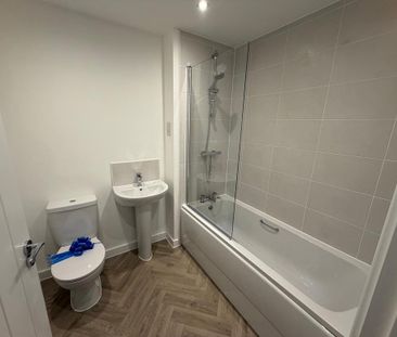 3 bedroom semi-detached house to rent - Photo 4