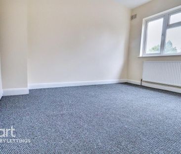 3 bedroom end of terrace house to rent - Photo 4