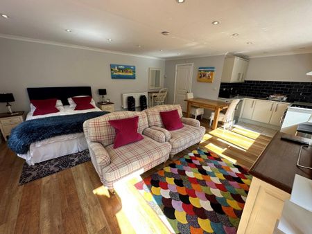 Studio to rent - Photo 2