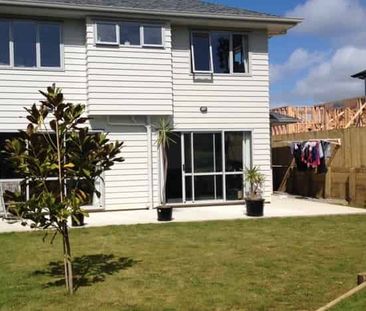 Fantastic modern 4 bedroom home in the lovely suburb of Gulf Harbour - Photo 3