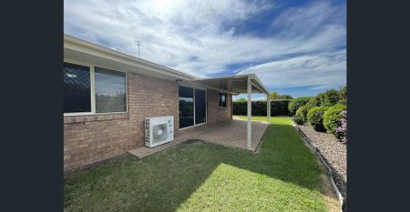 Comfortable 3 Bedroom Lowest Brick Unit - Photo 5